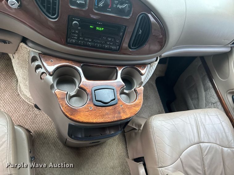 image for item DO0984 2002 Ford E150 van