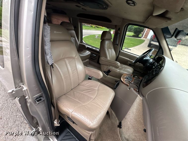 image for item DO0984 2002 Ford E150 van