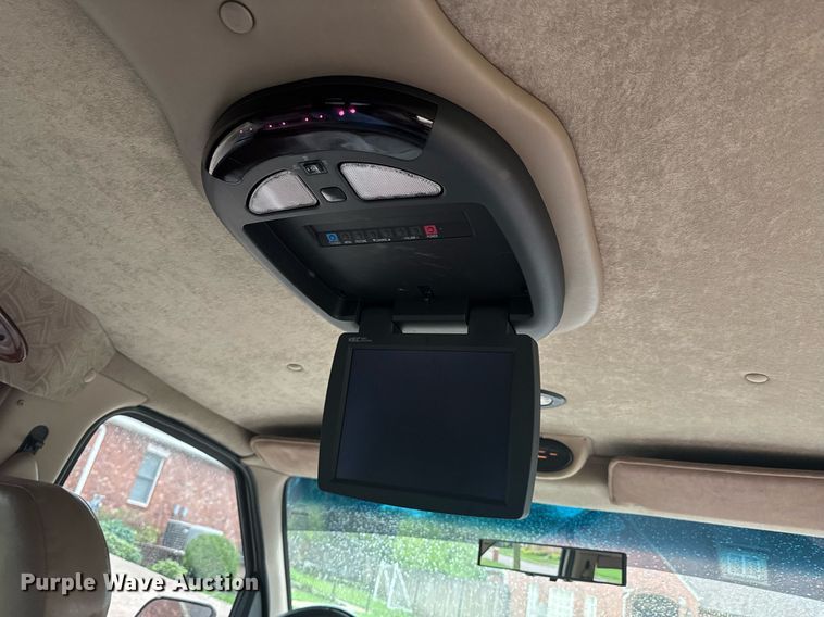 image for item DO0984 2002 Ford E150 van