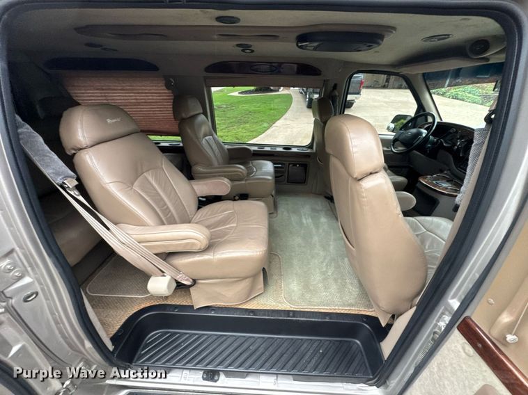 image for item DO0984 2002 Ford E150 van