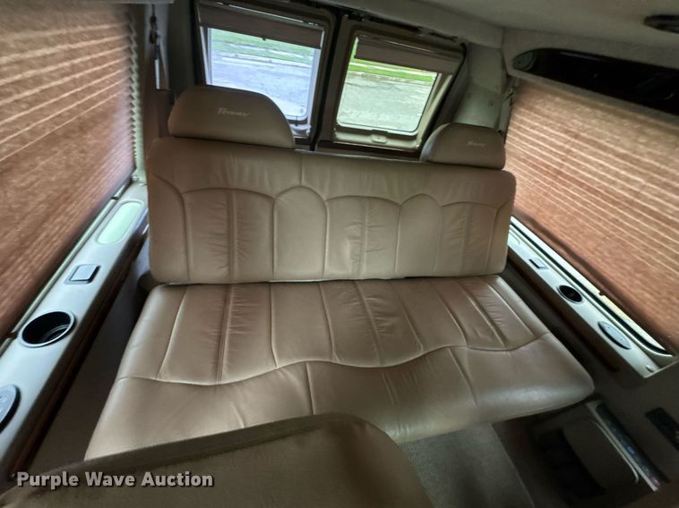 image for item DO0984 2002 Ford E150 van