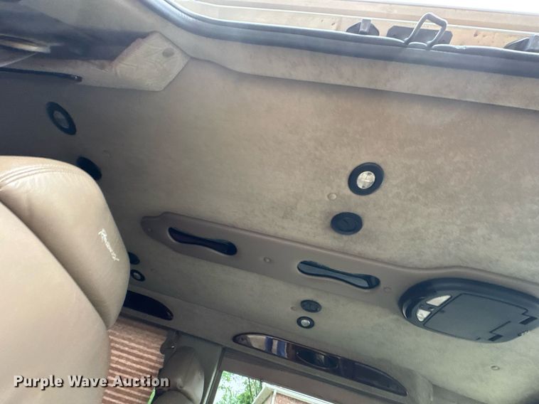 image for item DO0984 2002 Ford E150 van