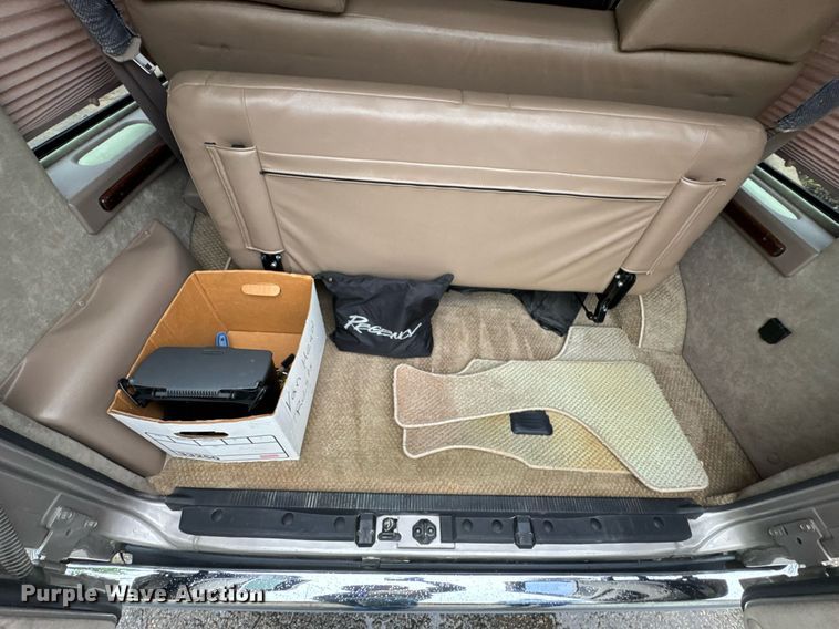 image for item DO0984 2002 Ford E150 van