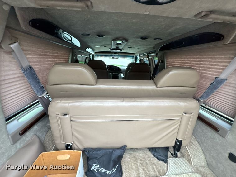 image for item DO0984 2002 Ford E150 van