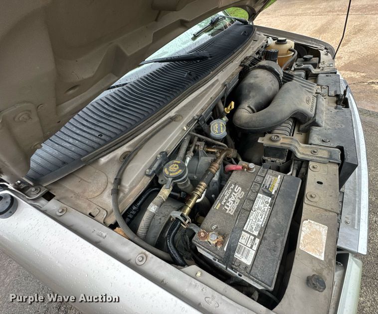 image for item DO0984 2002 Ford E150 van