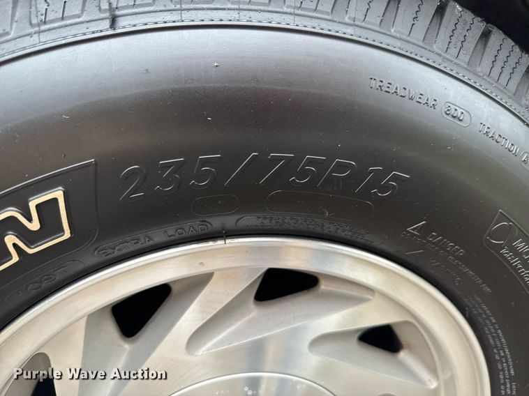 image for item DO0984 2002 Ford E150 van