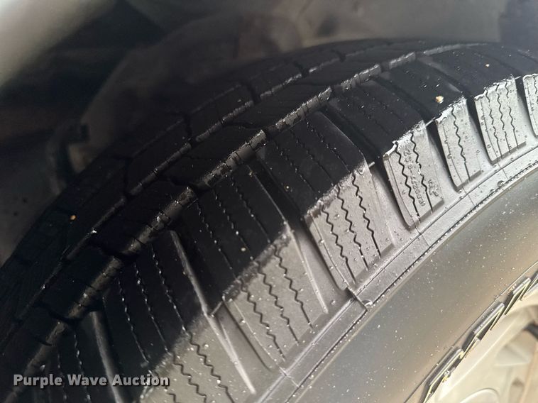 image for item DO0984 2002 Ford E150 van