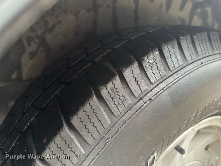 image for item DO0984 2002 Ford E150 van