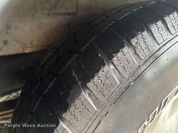 image for item DO0984 2002 Ford E150 van