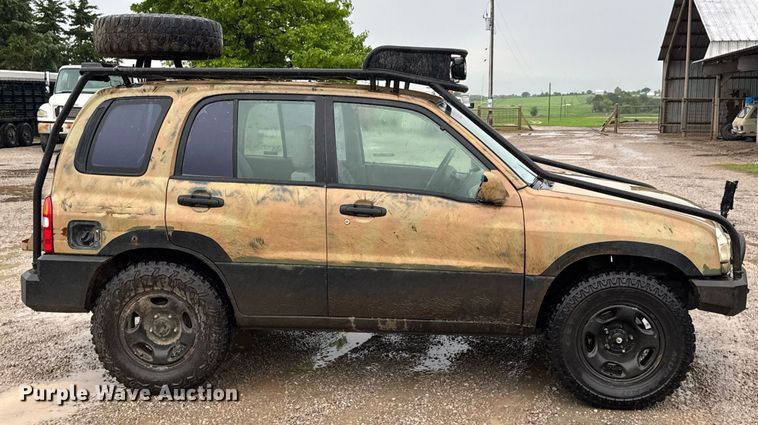 image for item DO0986 2001 Suzuki Grand Vitara SUV