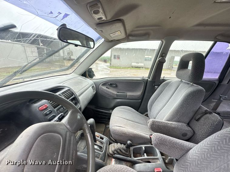 image for item DO0986 2001 Suzuki Grand Vitara SUV