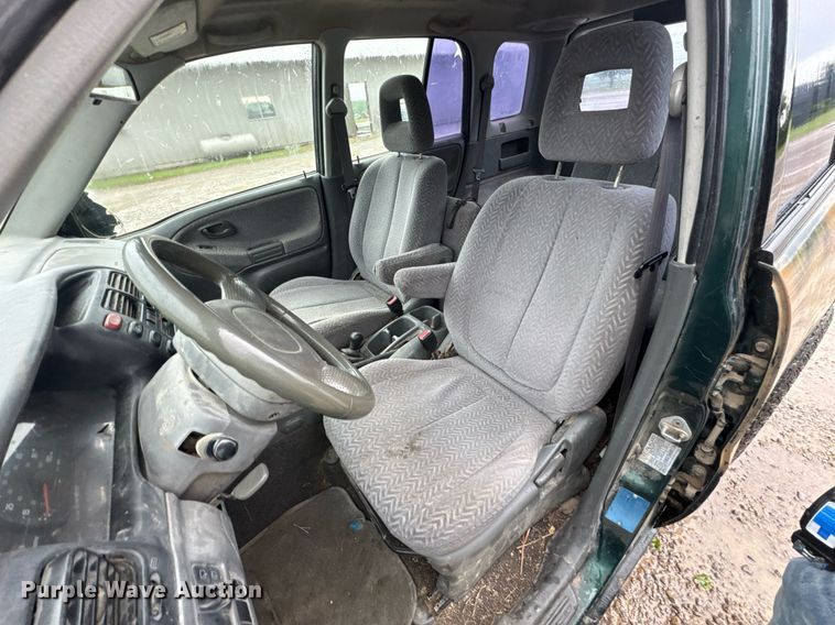 image for item DO0986 2001 Suzuki Grand Vitara SUV