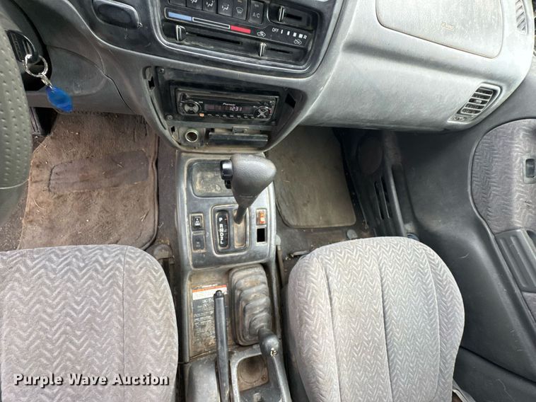 image for item DO0986 2001 Suzuki Grand Vitara SUV