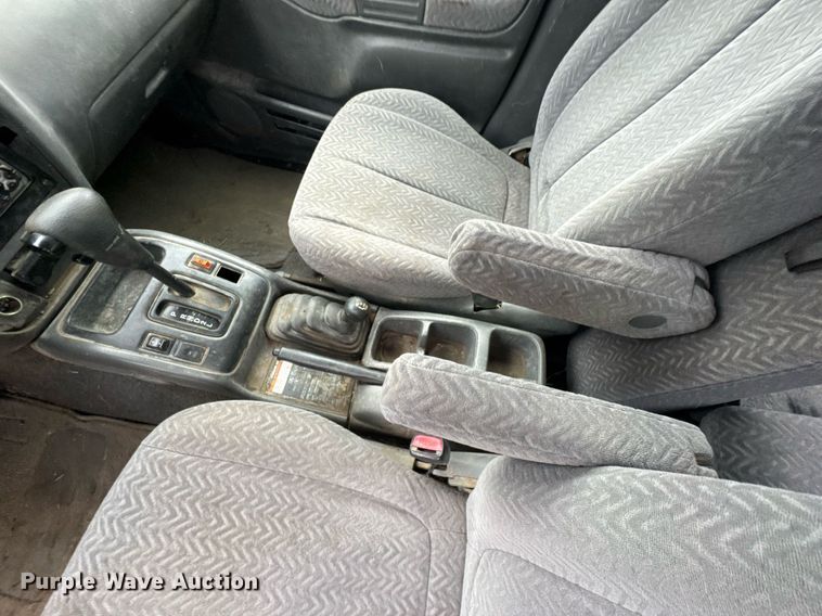 image for item DO0986 2001 Suzuki Grand Vitara SUV