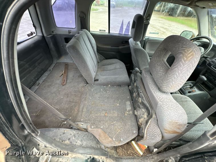 image for item DO0986 2001 Suzuki Grand Vitara SUV