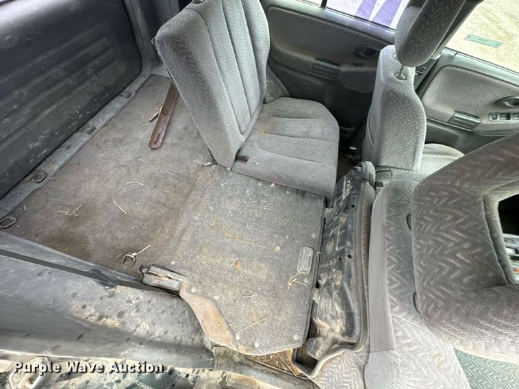 image for item DO0986 2001 Suzuki Grand Vitara SUV