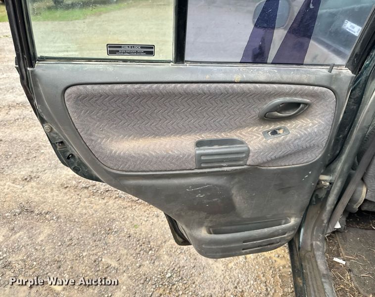 image for item DO0986 2001 Suzuki Grand Vitara SUV