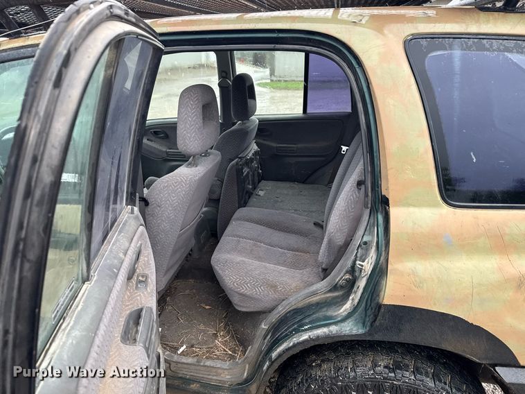 image for item DO0986 2001 Suzuki Grand Vitara SUV