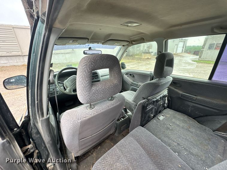 image for item DO0986 2001 Suzuki Grand Vitara SUV