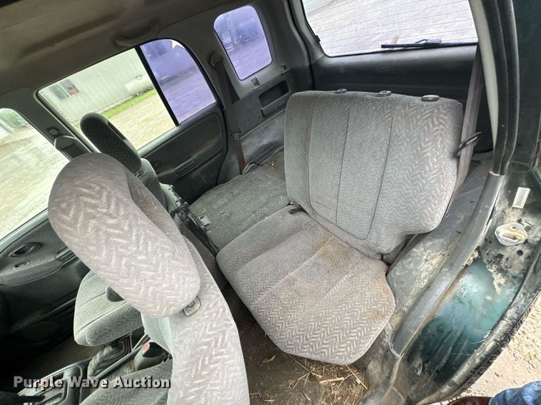 image for item DO0986 2001 Suzuki Grand Vitara SUV