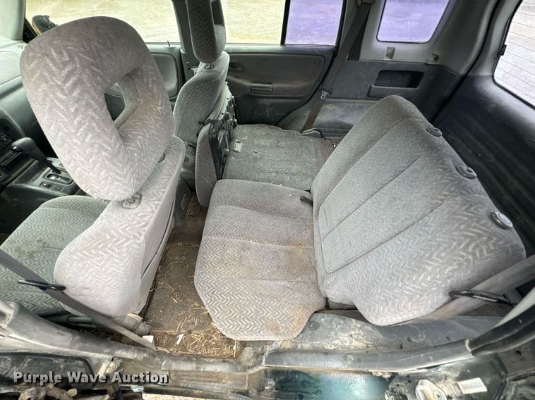 image for item DO0986 2001 Suzuki Grand Vitara SUV