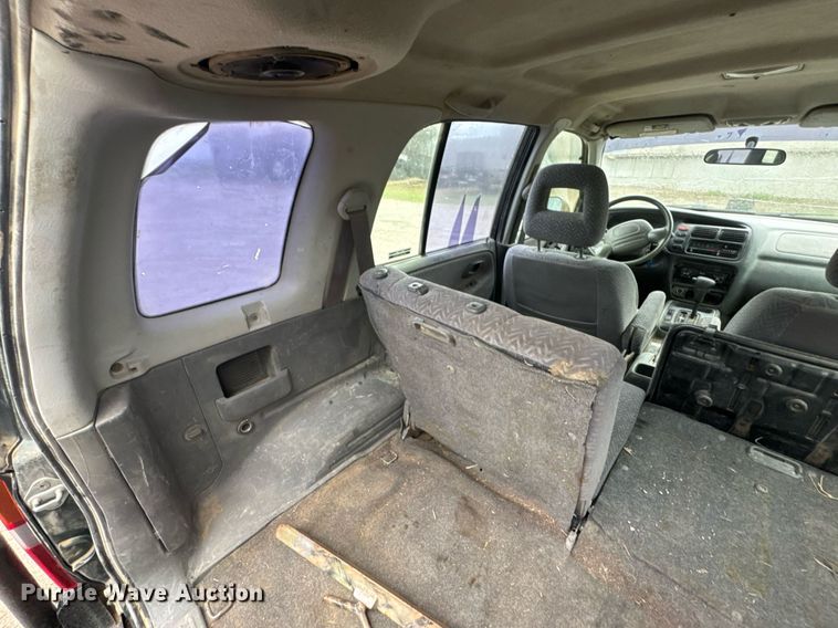 image for item DO0986 2001 Suzuki Grand Vitara SUV