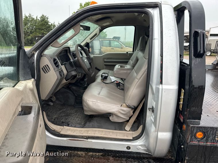 image for item DO0987 2008 Ford F350 Super Duty XL bale bed pickup truck