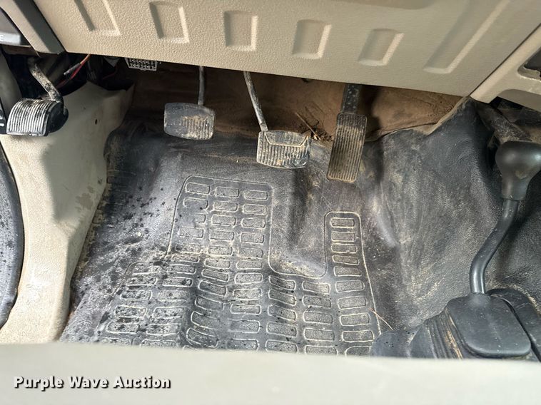 image for item DO0987 2008 Ford F350 Super Duty XL bale bed pickup truck