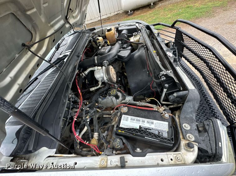 image for item DO0987 2008 Ford F350 Super Duty XL bale bed pickup truck