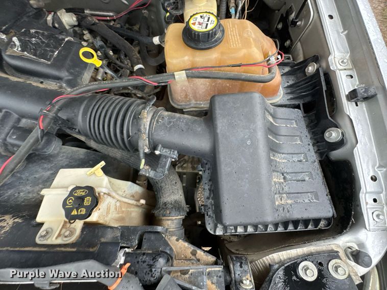 image for item DO0987 2008 Ford F350 Super Duty XL bale bed pickup truck