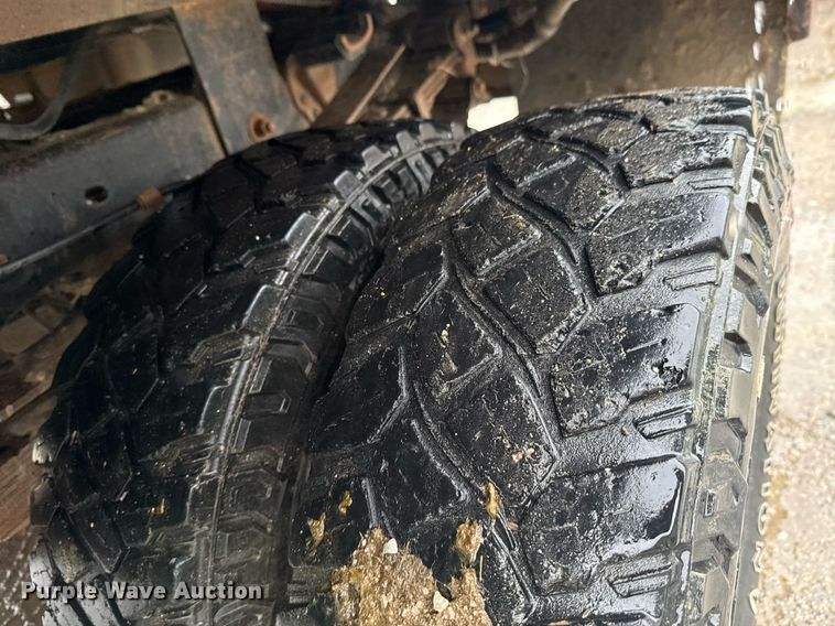 image for item DO0987 2008 Ford F350 Super Duty XL bale bed pickup truck