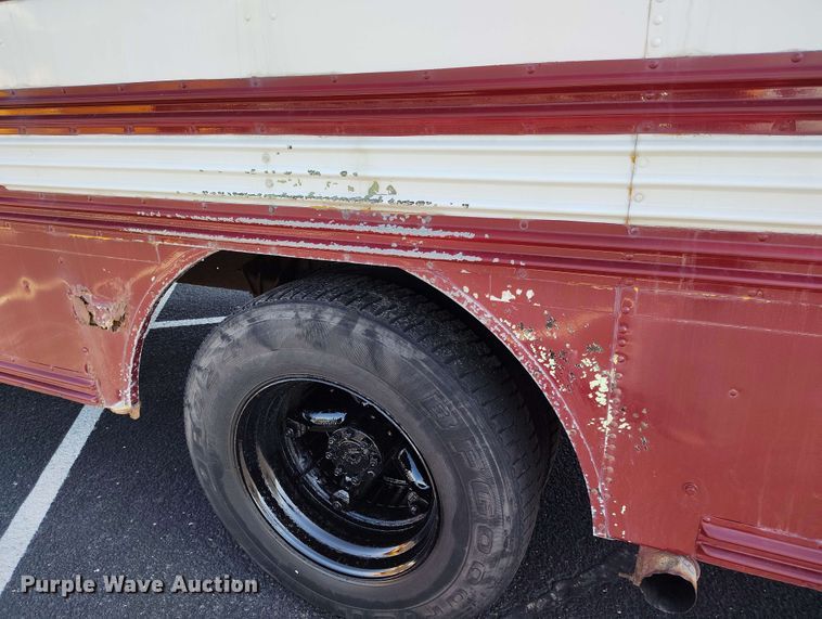 image for item DP4921 1999 International 3800 school bus