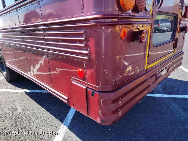 image for item DP4921 1999 International 3800 school bus