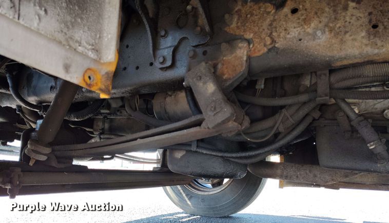 image for item DP4921 1999 International 3800 school bus