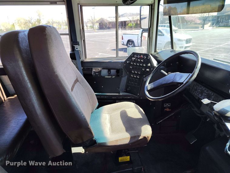 image for item DP4921 1999 International 3800 school bus