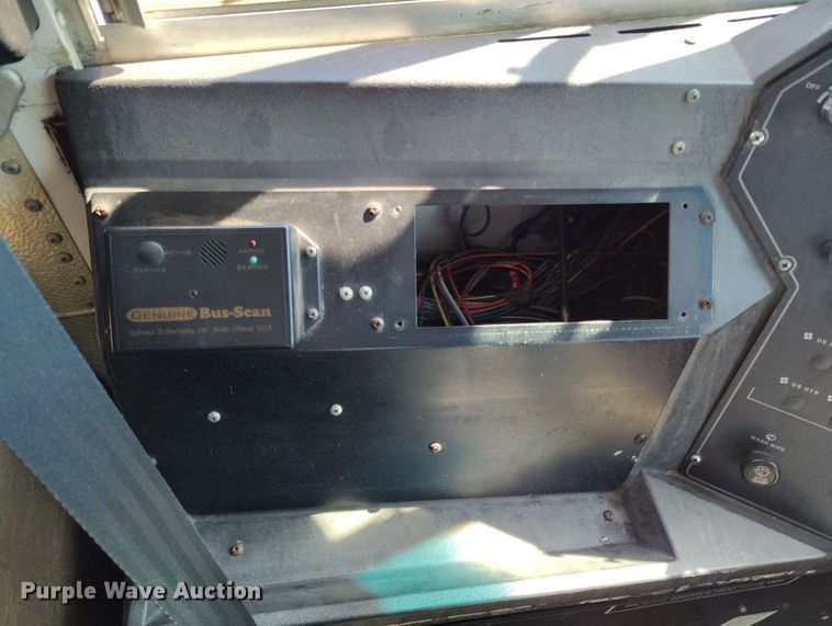 image for item DP4921 1999 International 3800 school bus