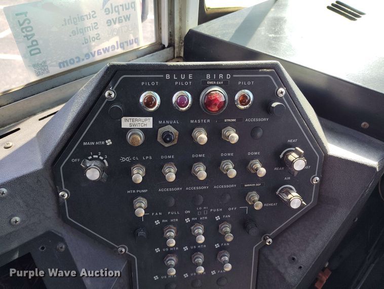 image for item DP4921 1999 International 3800 school bus