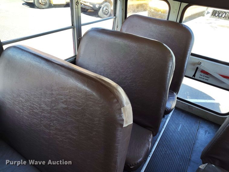 image for item DP4921 1999 International 3800 school bus