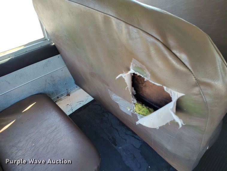 image for item DP4921 1999 International 3800 school bus