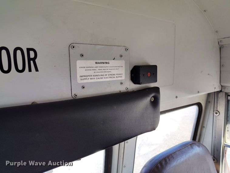 image for item DP4921 1999 International 3800 school bus