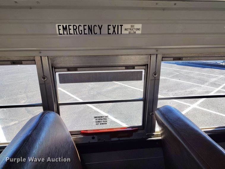 image for item DP4921 1999 International 3800 school bus