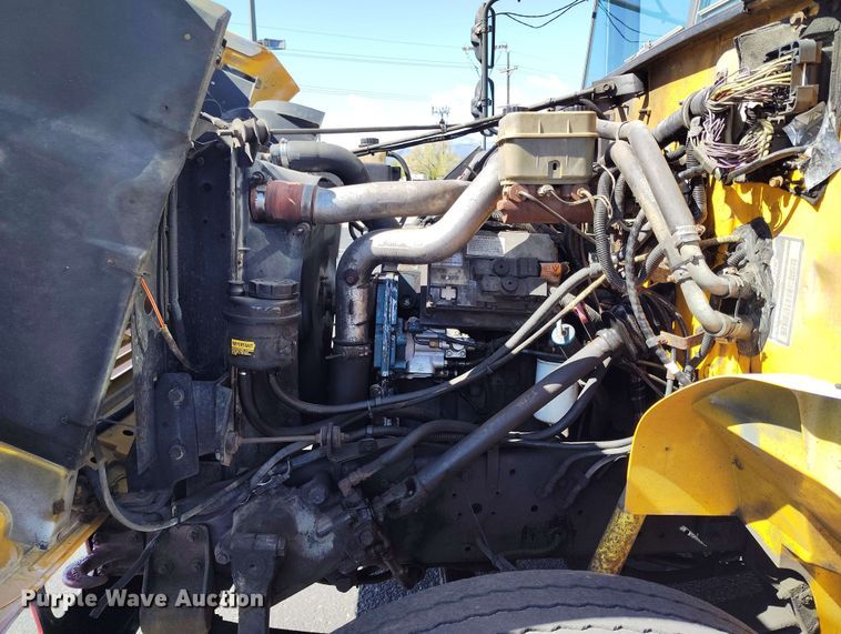 image for item DP4921 1999 International 3800 school bus