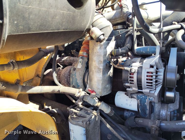 image for item DP4921 1999 International 3800 school bus