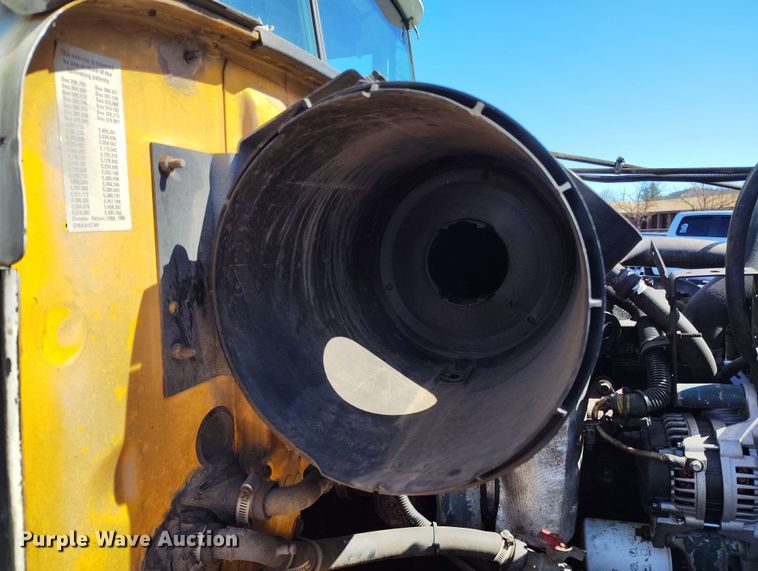 image for item DP4921 1999 International 3800 school bus