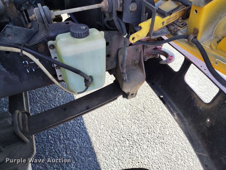 image for item DP4921 1999 International 3800 school bus