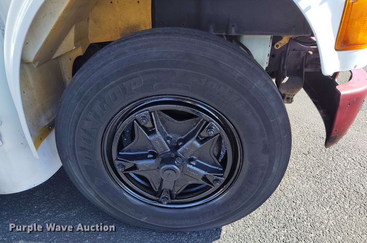 image for item DP4921 1999 International 3800 school bus