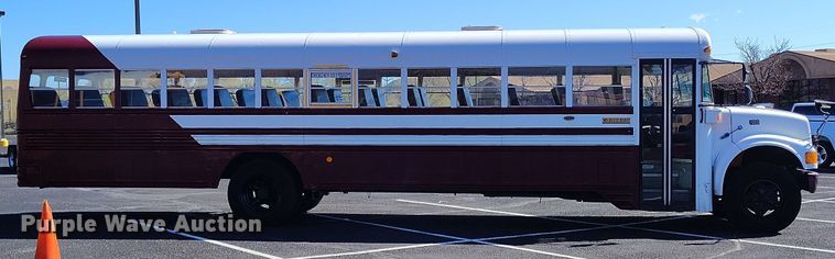 image for item DP4922 1999 International 3800 school bus