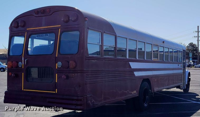 image for item DP4922 1999 International 3800 school bus
