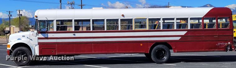 image for item DP4922 1999 International 3800 school bus