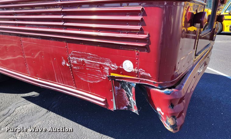 image for item DP4922 1999 International 3800 school bus